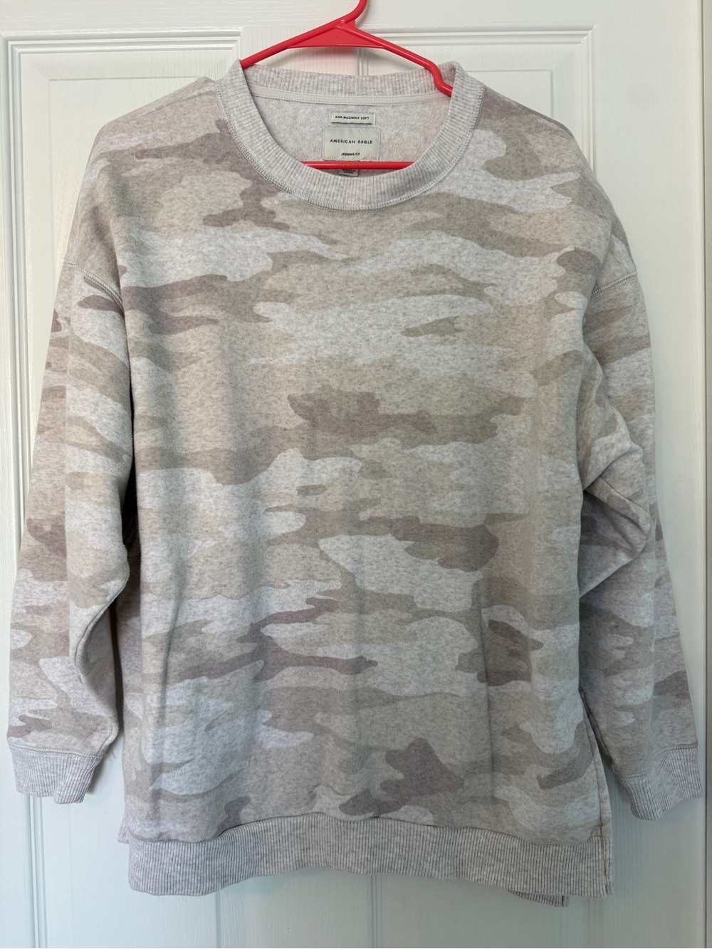 American Eagle Outfitters women’s Light Gray Camo Crewneck Sweatshirt oversized